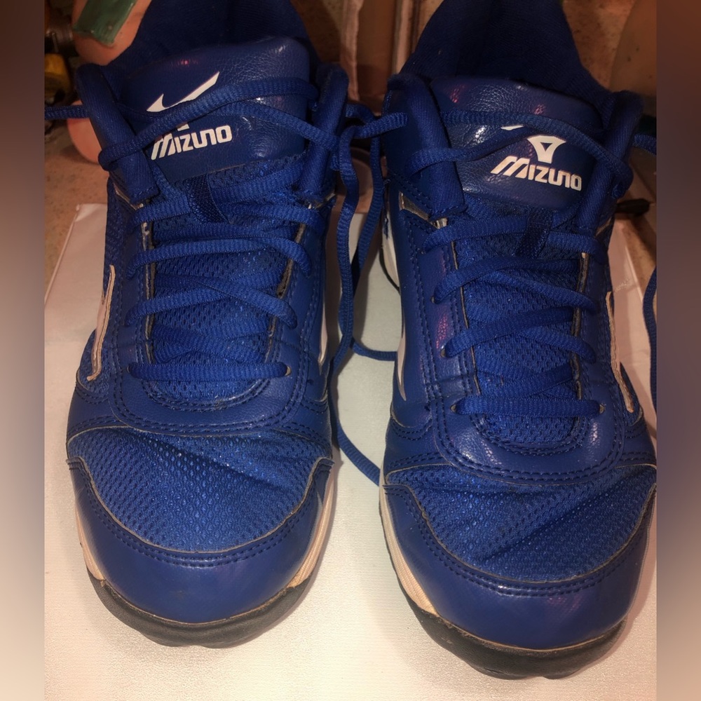 baseball cleats